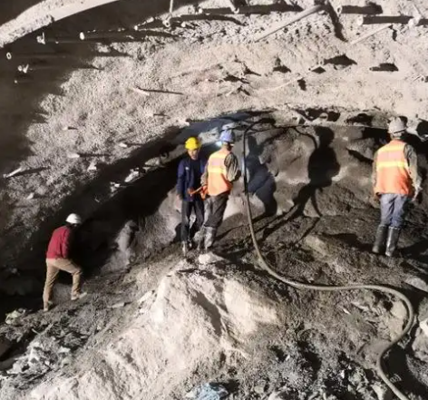 古城拱顶带模注浆料的施工流程及注意事项